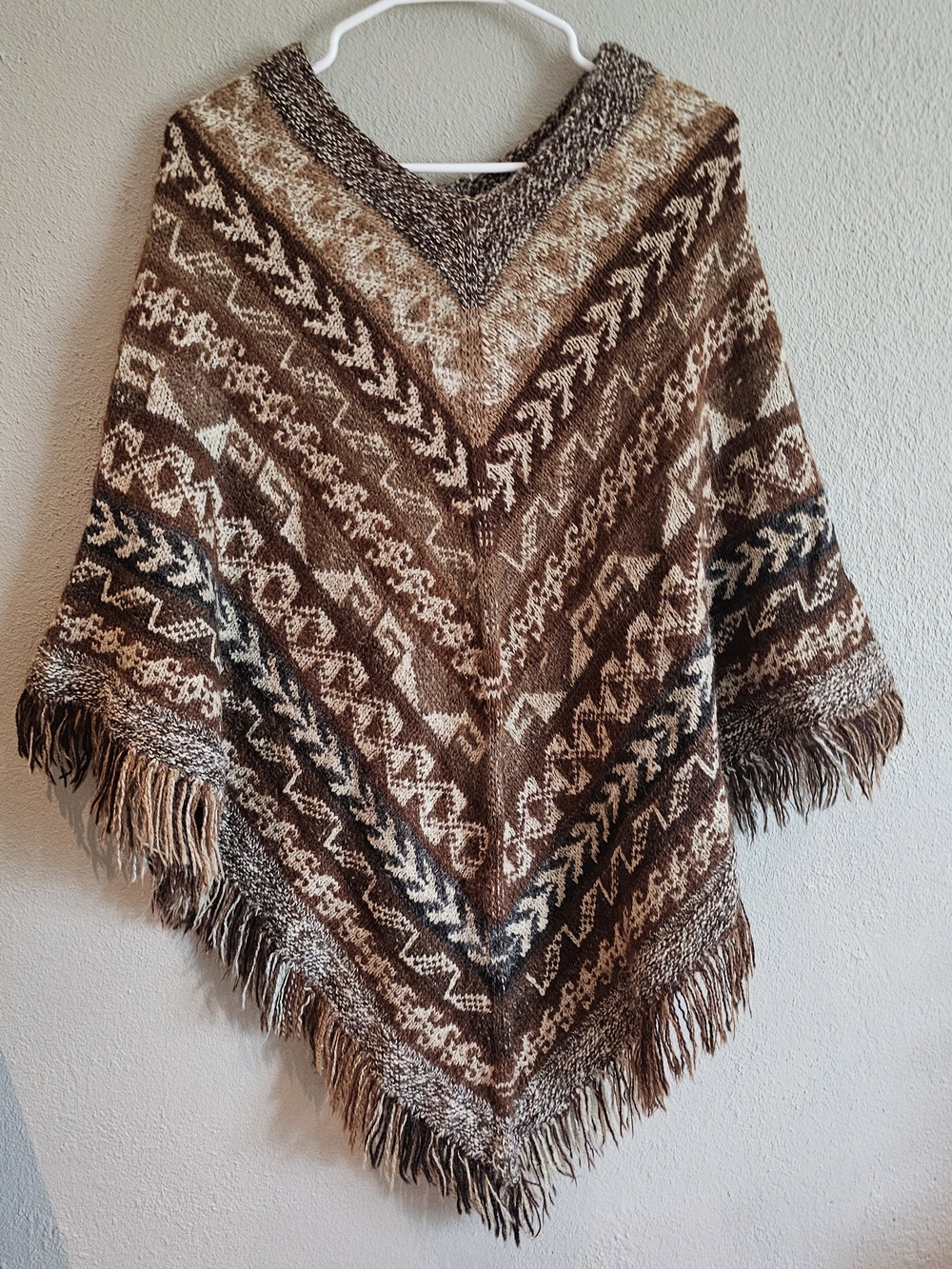 Vintage 100% Alpaca Wool Boho Fringe Hand Knit Shawl/Pancho